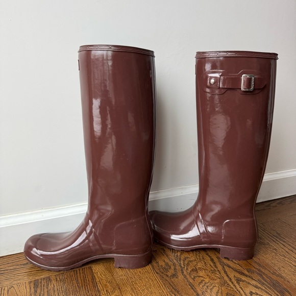Hunter Burgundy Red Glossy Rain Boots Women’s 8 - Picture 2 of 6